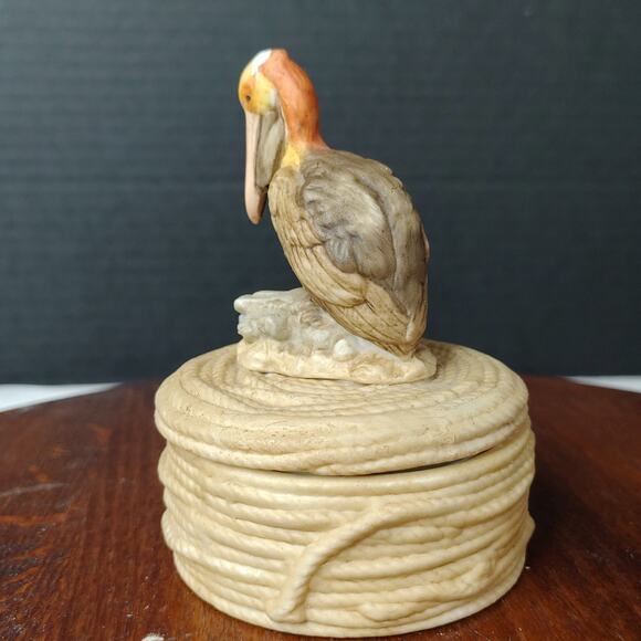 Vintage Napcoware Porcelain Coastal Beach Pelican On Nautical Rope Trinket Box - Picture 3 of 9